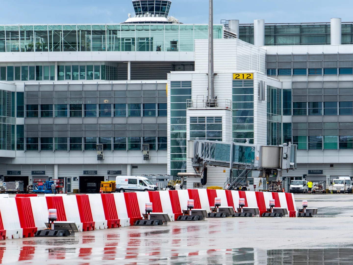 Munich Airport StopLane